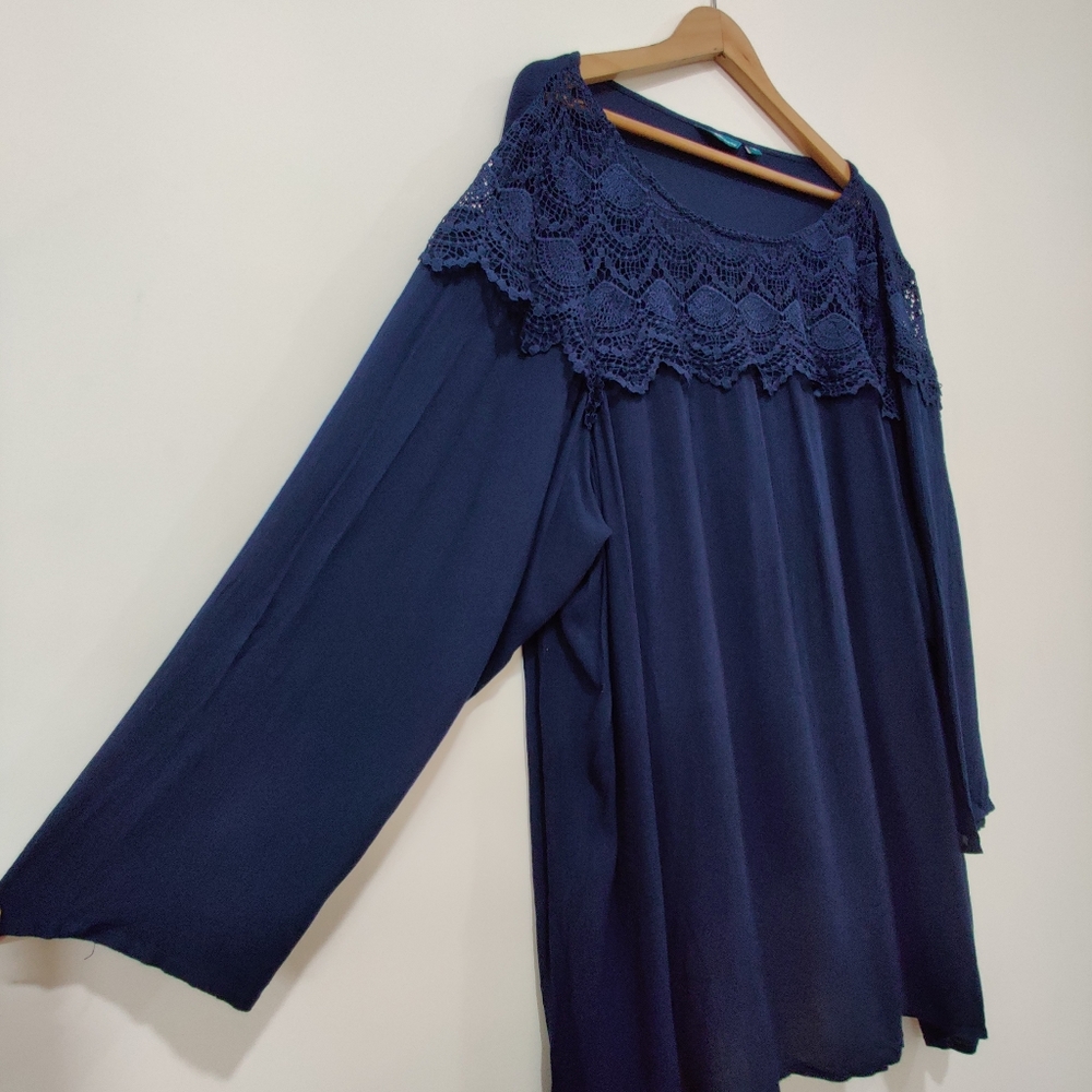 (NWOT) Lace Top - Picture 5 of 8